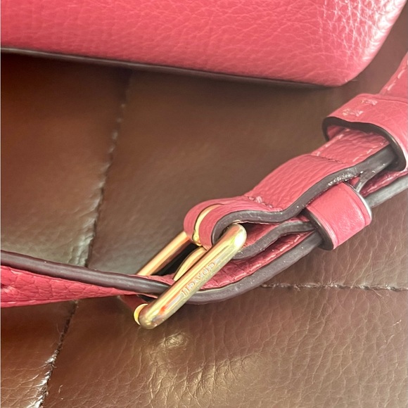 COACH REMI PINK RED PEBBLED LEATHER GOLD C TOP ZIP CROSSBODY SATCHEL BAG - Picture 9 of 12